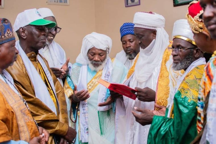 À Say, Sa Majesté Alphaisé Seydou Issa Cissé devient Mansah Cissé Ier d'Afrique