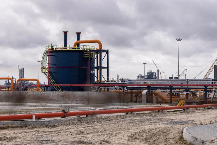 Nigeria : Les importations de brut de la raffinerie de Dangote tombent à 499 000 barils/jour, un plus bas en 5 mois
